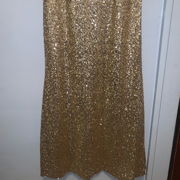 FLAWLESS GOLD DRESS SIZE 8 SEQUINS ALL THROUGHOUT! - Picture 2 of 5
